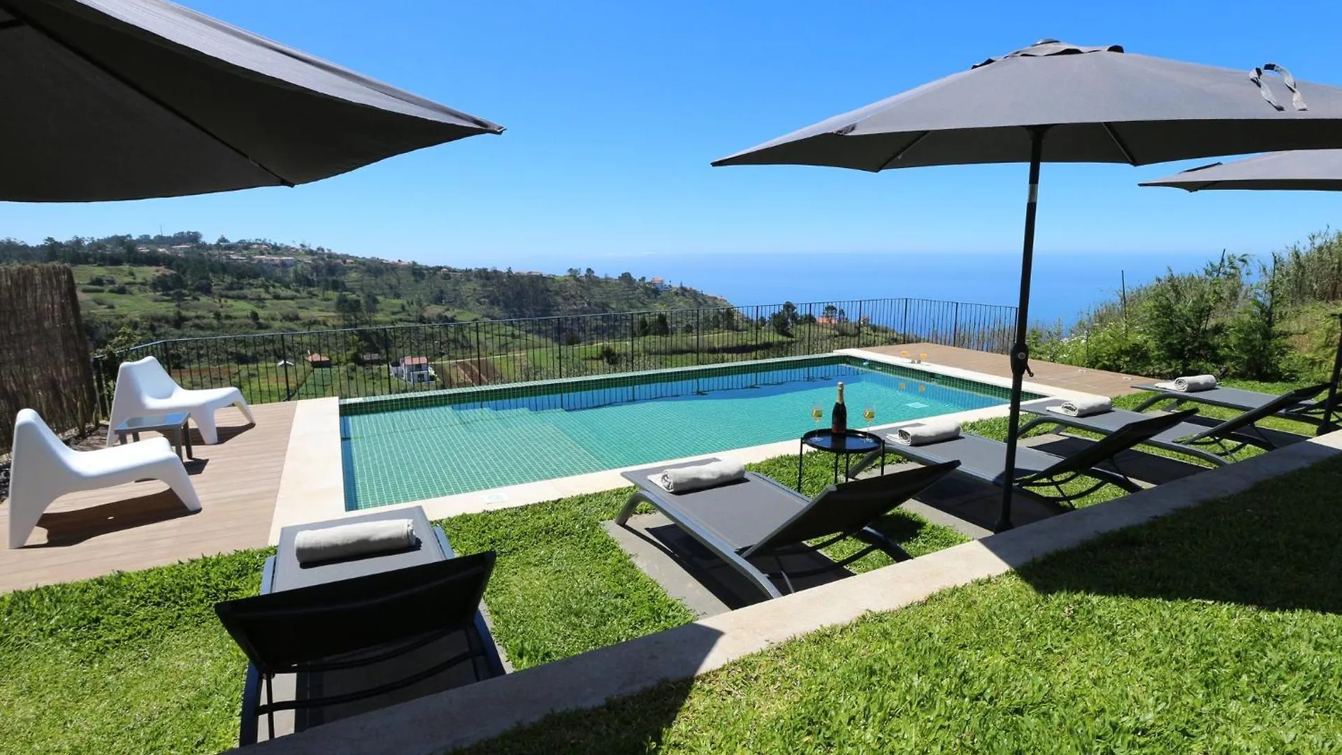 Beautiful Calheta Villa Villa Bella Vita 3 Bedrooms Stunning Sea Views Rural Setting 0*, 卡列塔 葡萄牙